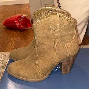 American eagle cowboy booties